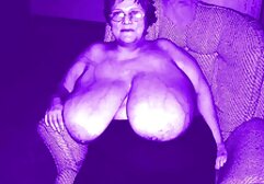 MAMADA Y videos pornos de veteranas argentinas JUGANDO CON TETAS