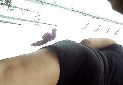 Una morena flaca cautiva con tetas pequeñas está atada mientras un chico aprieta sus videos caseros argentina xxx tetas